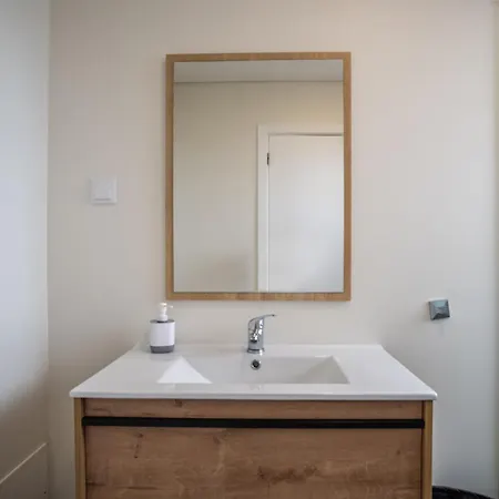 Azinhaga Villa Gaula