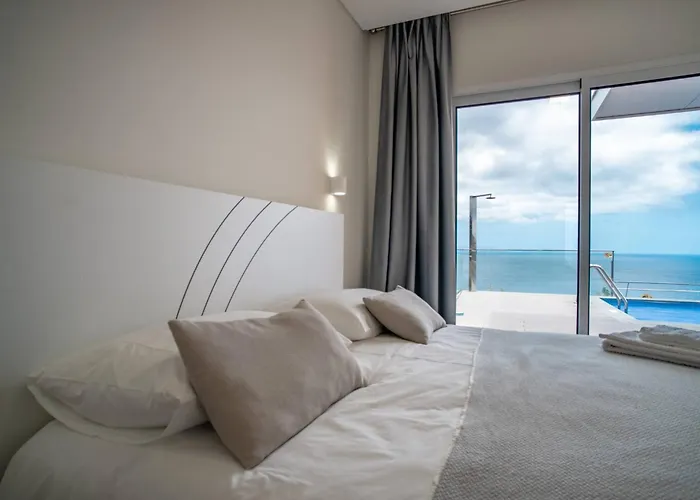 Azinhaga Villa Gaula